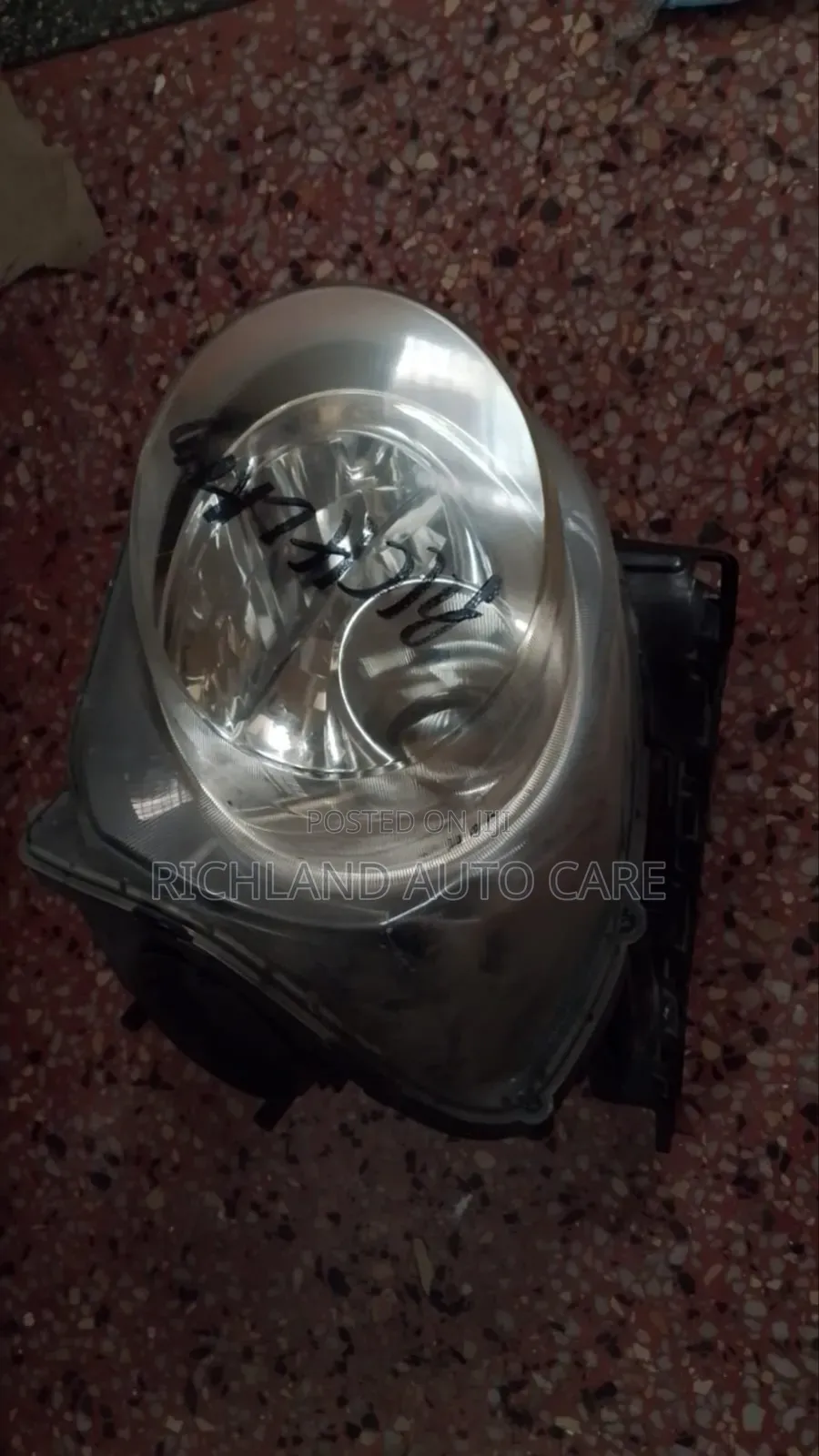 Headlight Nissan Juke