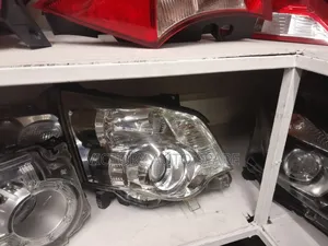 Noah Headlight Xenon 2012/2013