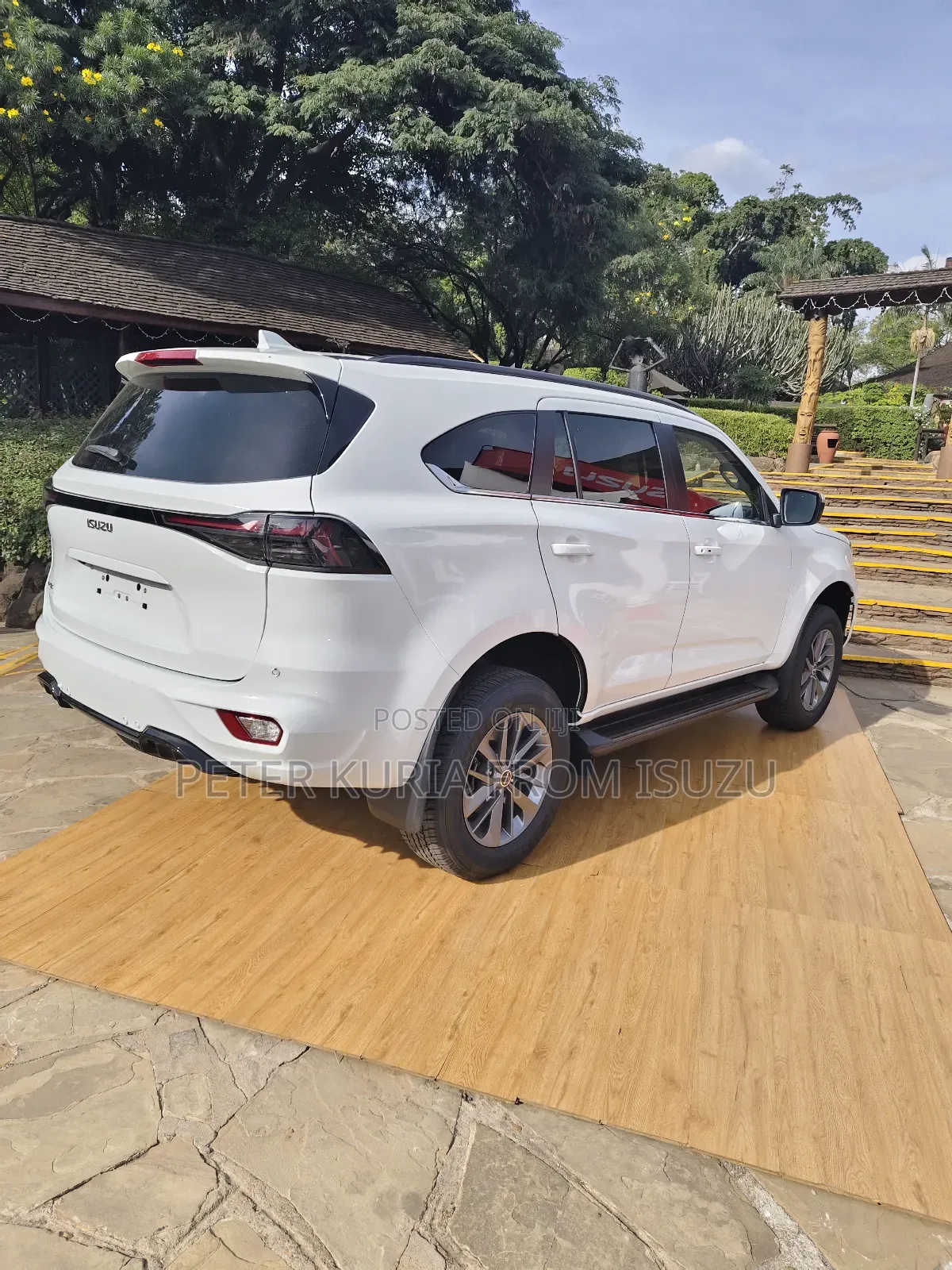 New Isuzu MU-X 2025 White