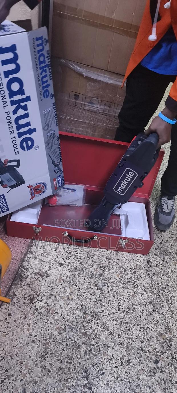 2800w Makute Demolition Breaker - main view