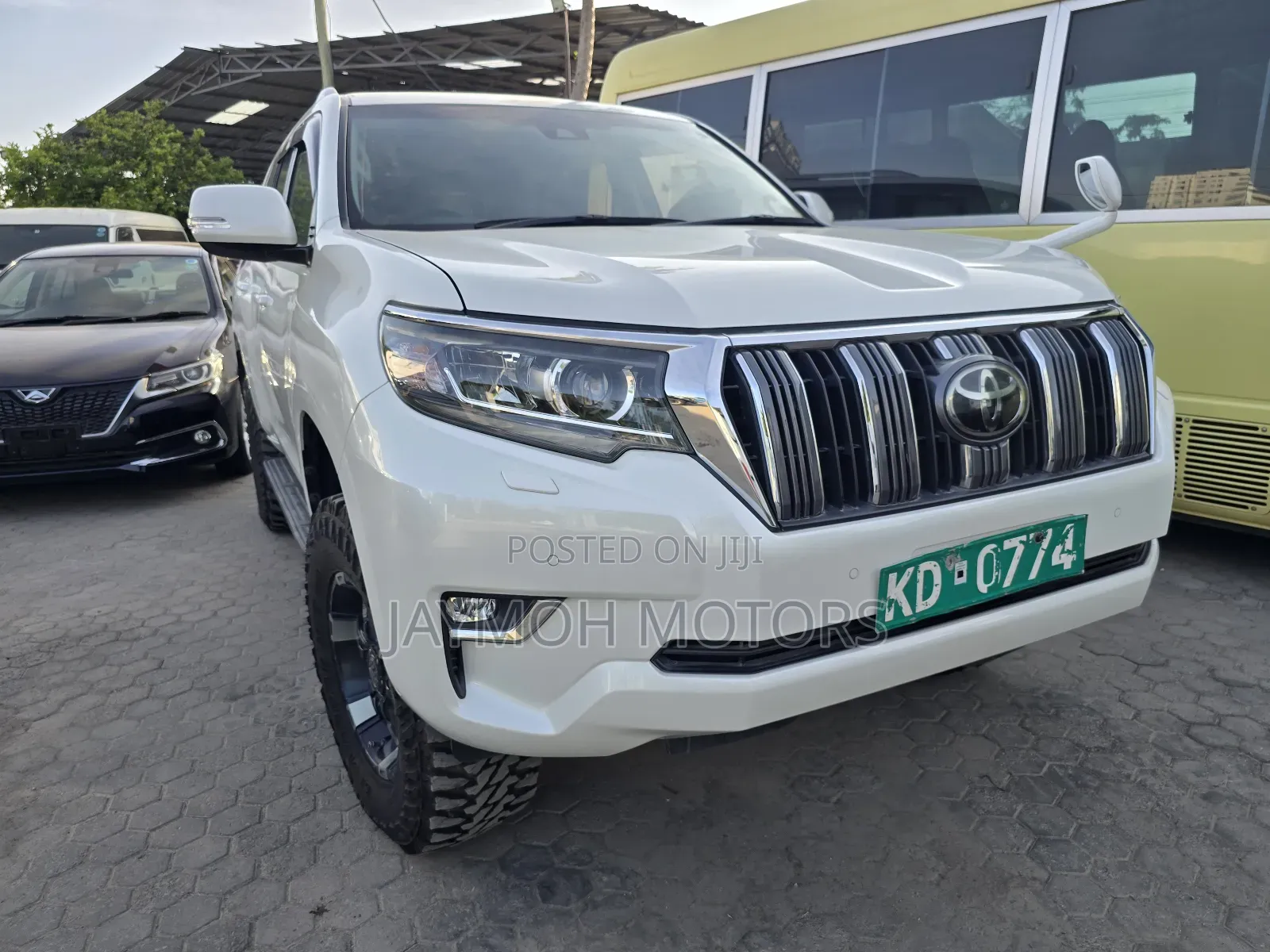 Toyota Land Cruiser Prado 2018 White