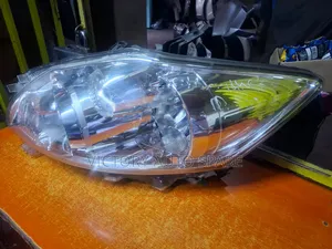 Auris 2010 Headlight Non Xenon
