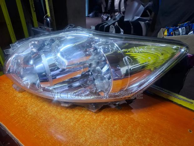 Auris 2010 Headlight Non Xenon - main view
