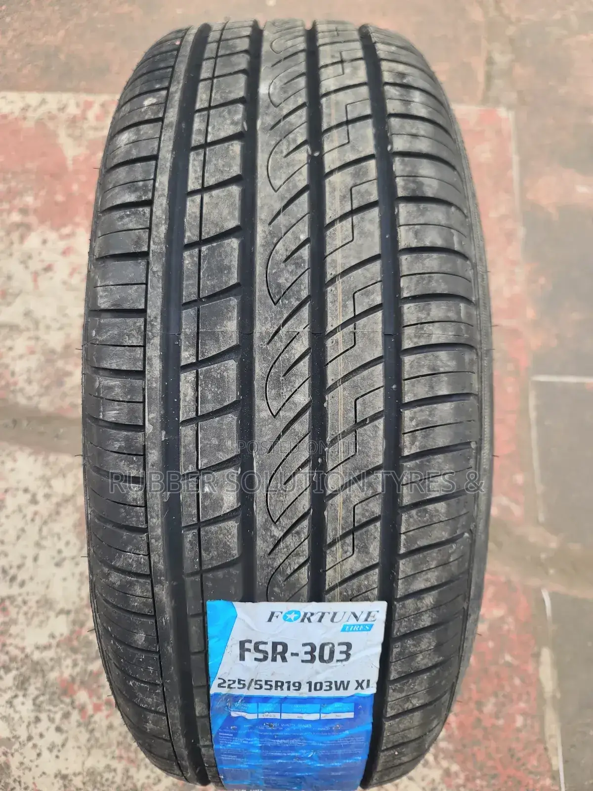 225/55r19 Fortune Tires [Fsr-303]