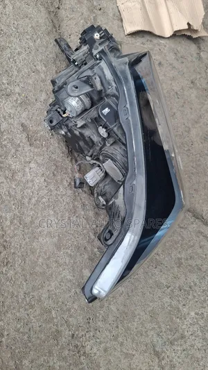 Prado 150 Headlight Xenon (Teardrop)