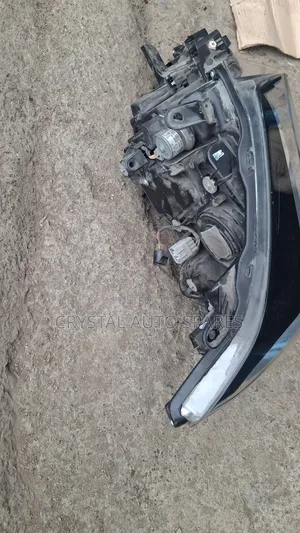 Prado 150 Headlight Xenon (Teardrop)