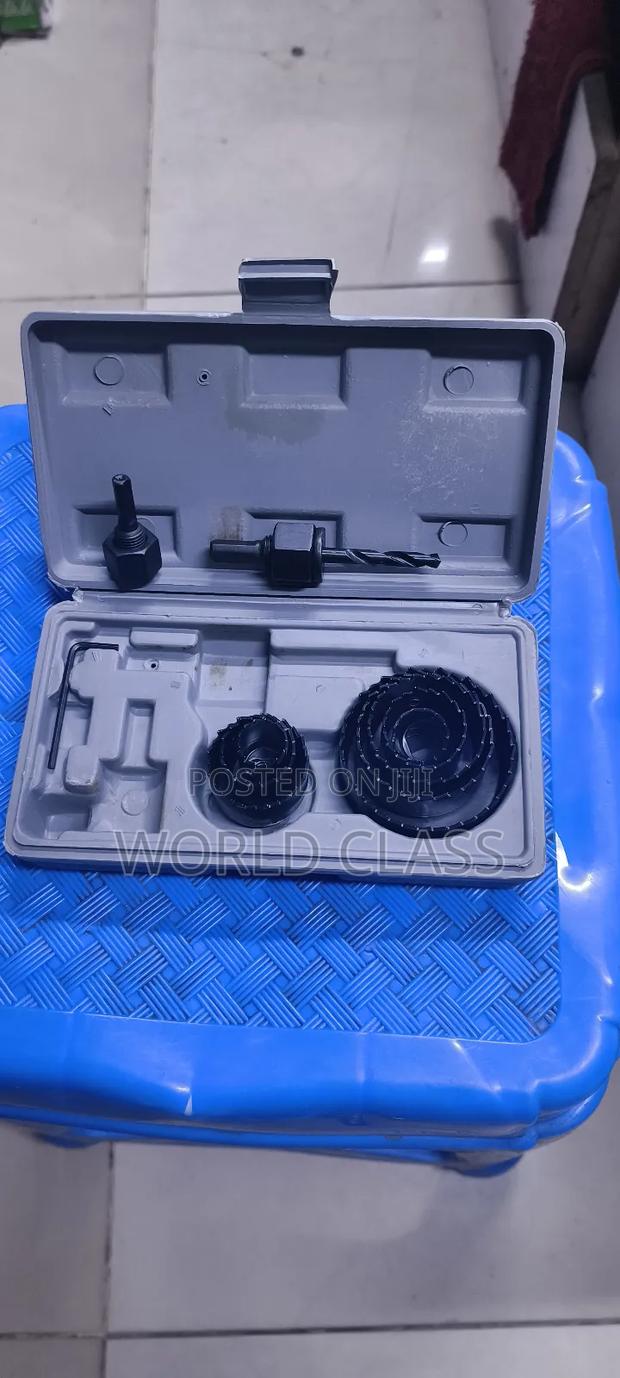 Affordable 11pc Hole Saw Set With Accessories - thumbnail 3