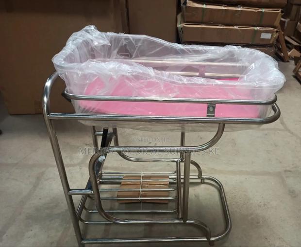 Infant Crib - main view