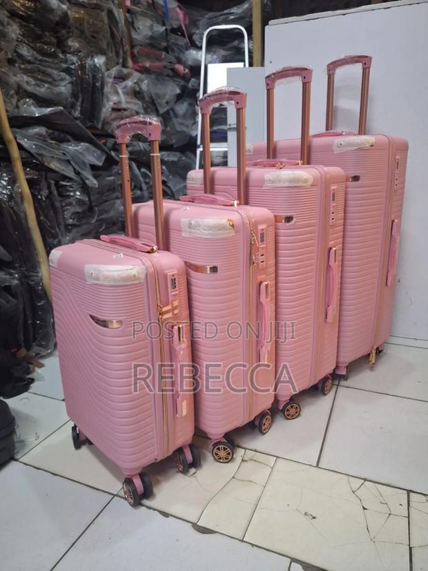 Travelling Bags - thumbnail 3