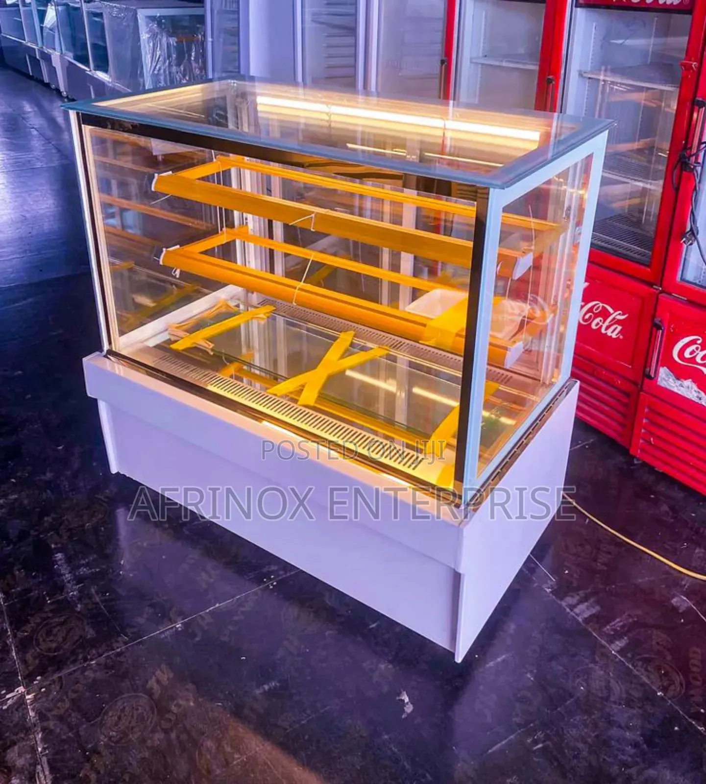 Imported Cake Chiller Display – 900mm