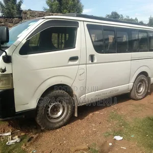 Toyota HiAce 2018 White