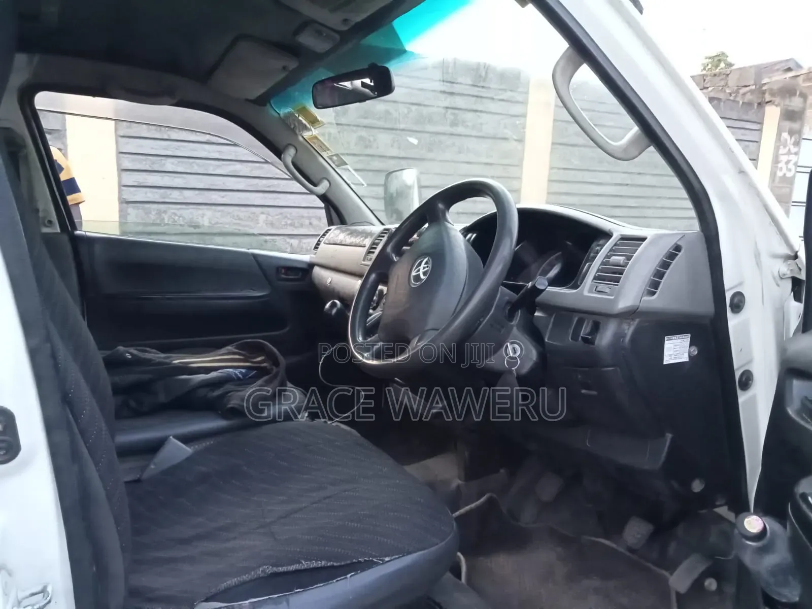 Toyota HiAce 2018 White