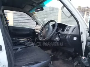Toyota HiAce 2018 White
