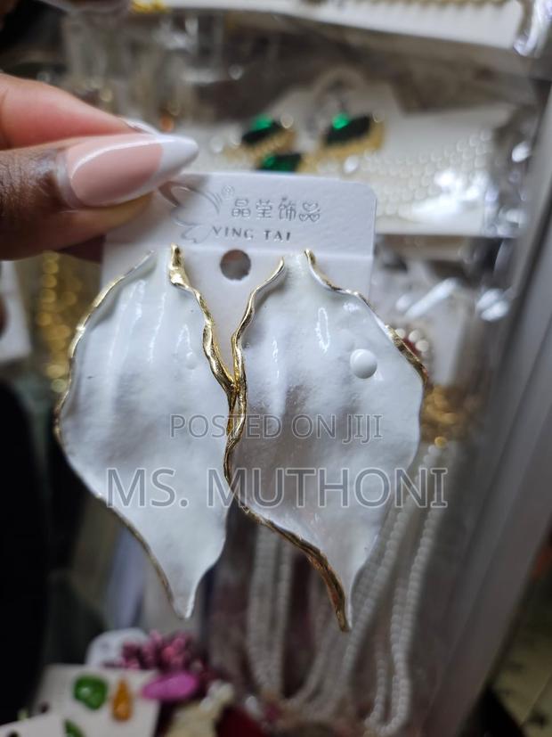 Gold-plated Contemporary Drop Earrings - thumbnail 10