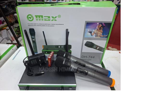 Omax 744 Uhf Wireless Mic – High Quality, Zero Noise - main view