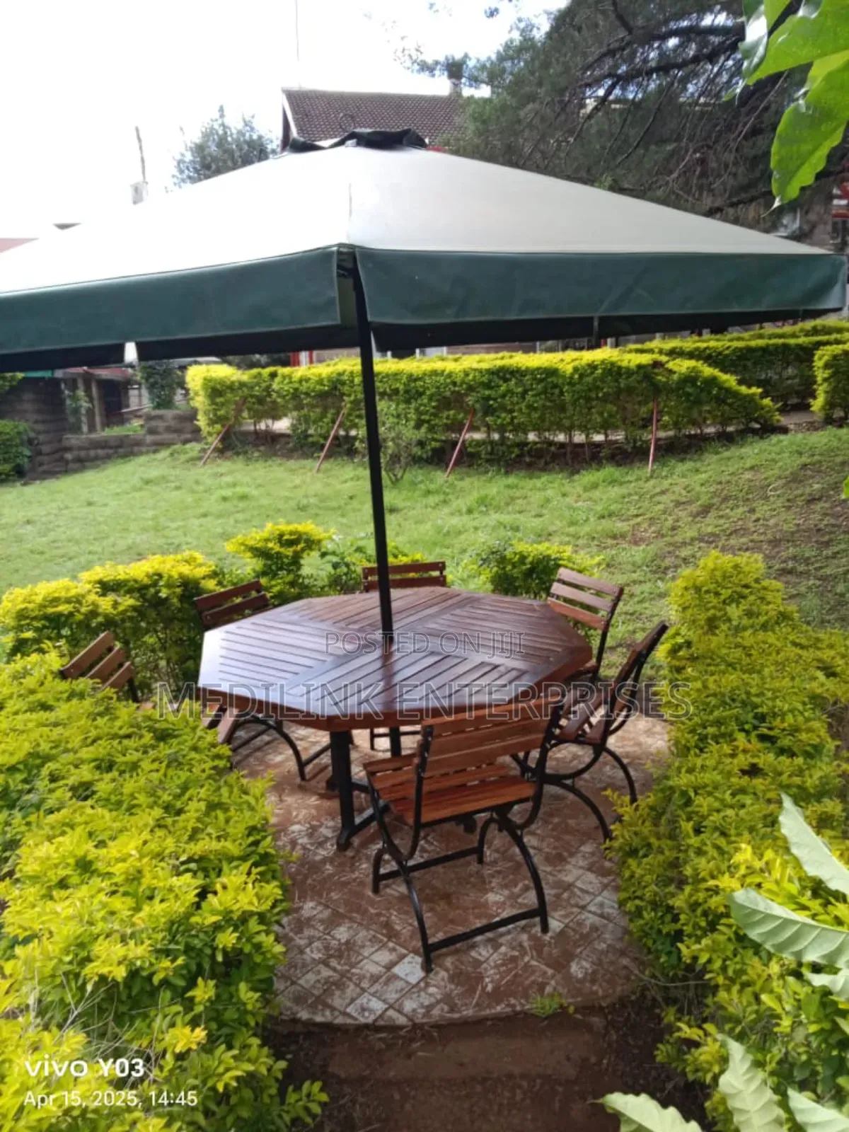 Modern Outdoor Raised Octagonal