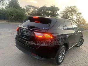 Toyota Harrier 2.0 2018 Black