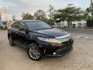 Toyota Harrier 2.0 2018 Black