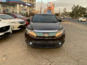 Toyota Harrier 2.0 2018 Black