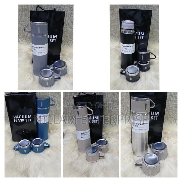 Gift Pack Portable Vacuum Flask With Cups - thumbnail 2