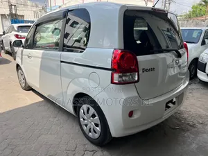 Toyota Porte 1.5 FWD 2019 White