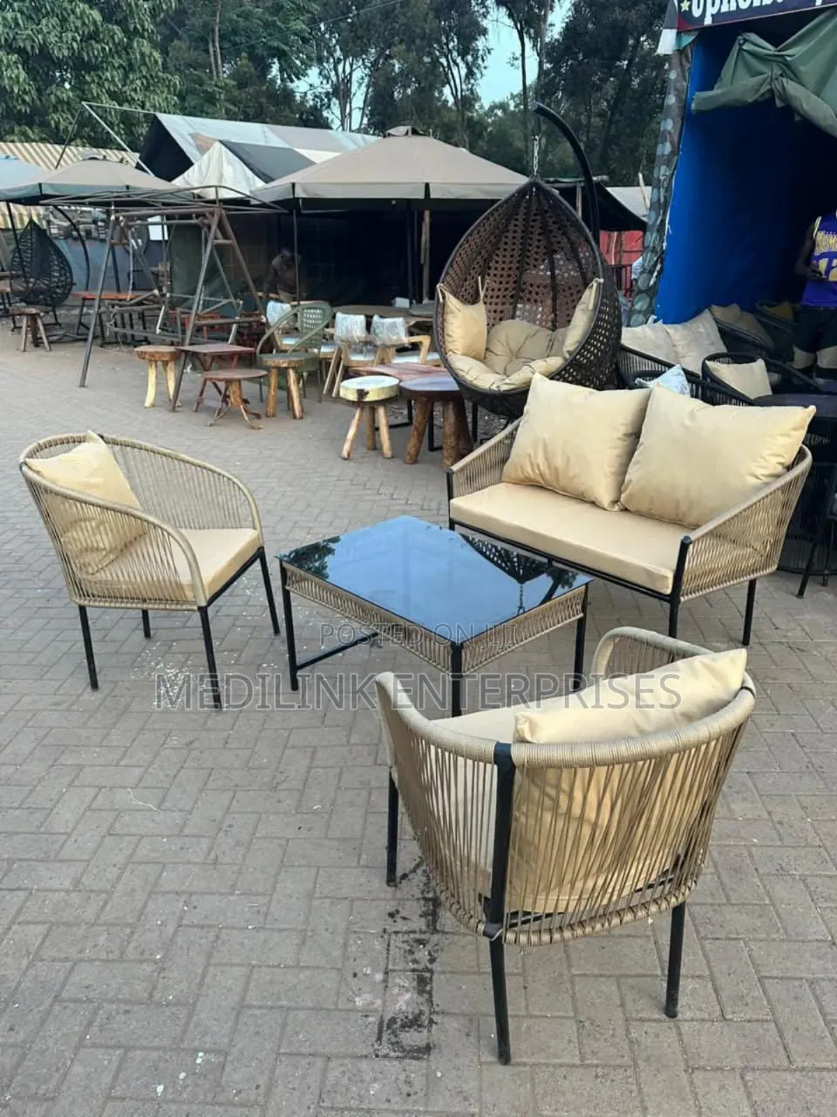 4-Seater Patios Handwoven Set Plus Tables