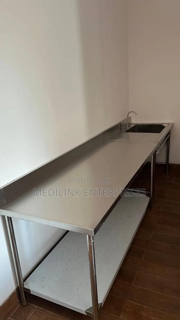 Customized Combined Sink With a Working Table