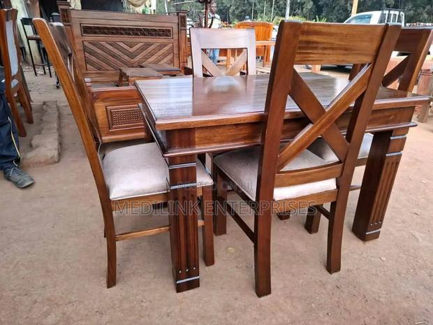 Wooden Solid 4-Seater Dinning Table Set