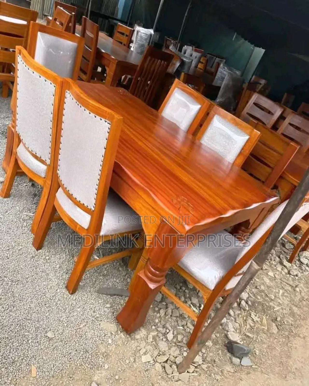 Clear Vanish Mahogany Solid Dinner Table Set