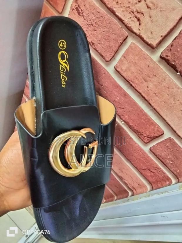 Unique Slipon Slides - thumbnail 4