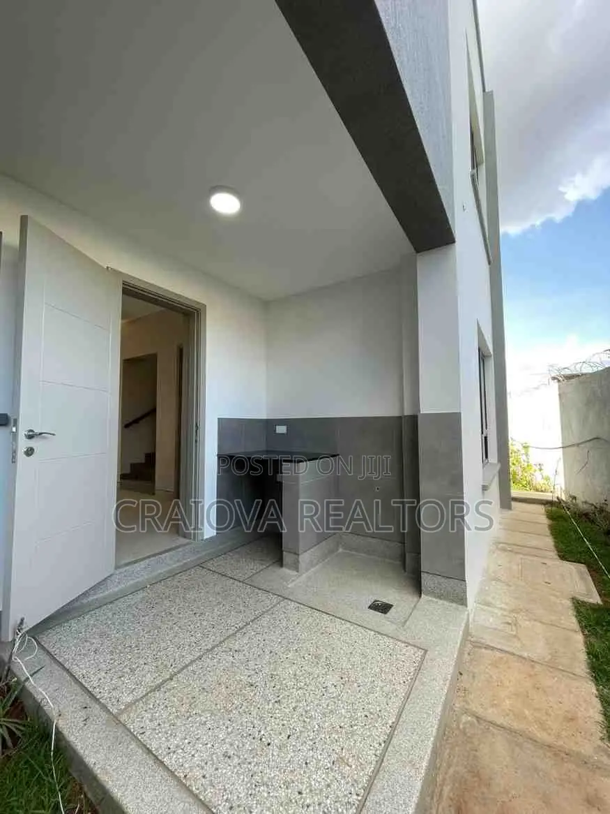 4bdrm House in Langata for sale