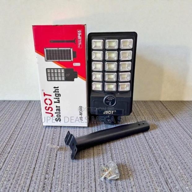 Remote Controlled Stable Performance 300w Security Solar Street Light