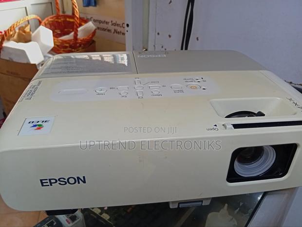 Epson Eb-84he – Big Screen Performance With Easy Device Support - main view