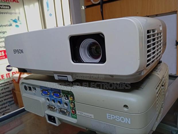 Epson Eb-84he – Reliable, Bright, and Built for Teaching Business - main view