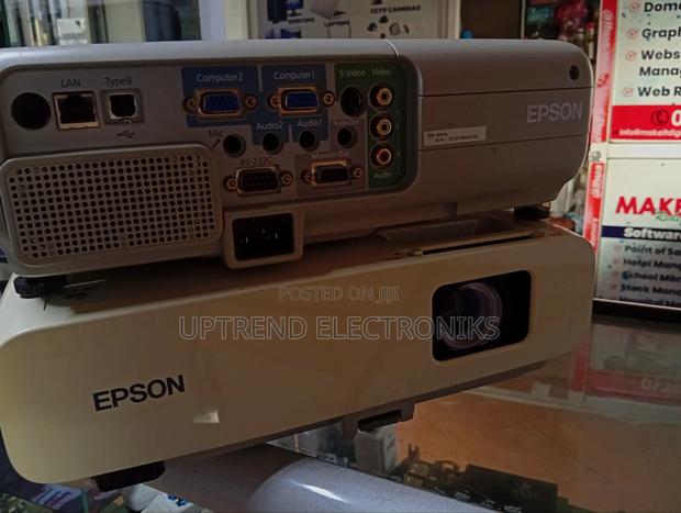 Epson Eb-84he –High-Brightness Projector Designed for Real Performance - thumbnail 2