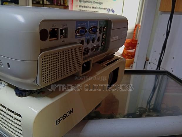 Epson Eb-84he Projector With Strong Brightness Connectivity - thumbnail 2