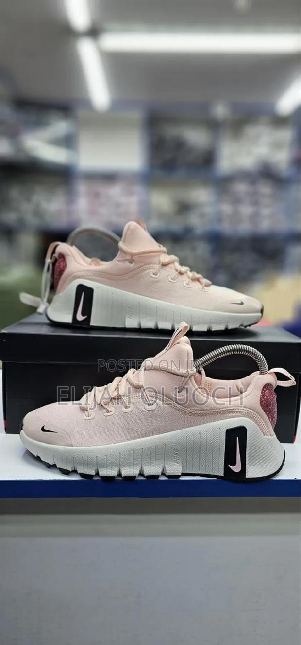Pink Nike Matcon - main view