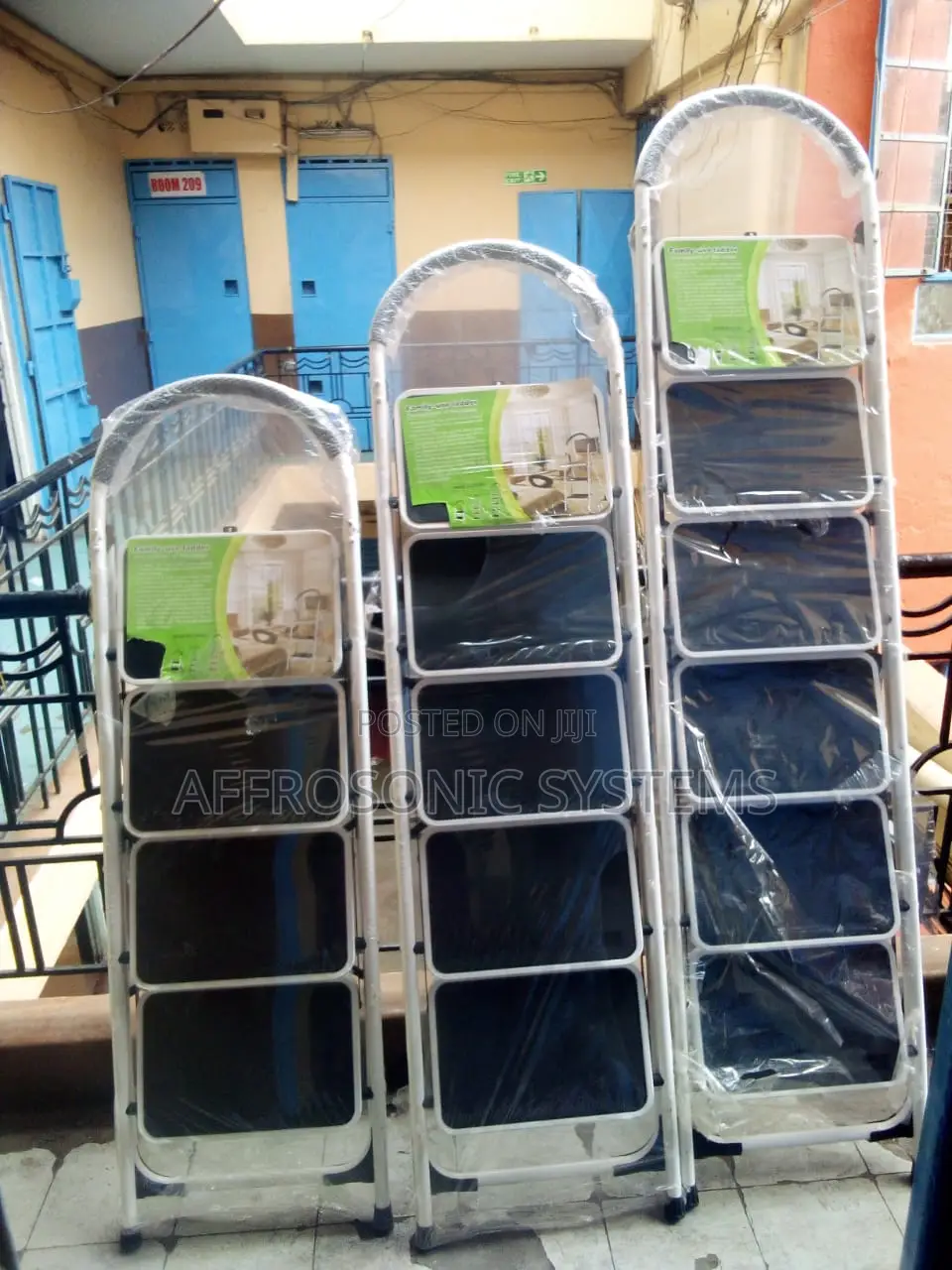 Step Steel Ladders (Black White)