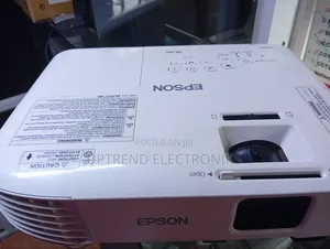 Epson Eb-S05 – 3,200 Lumens of Brilliant, High-Impact Projection