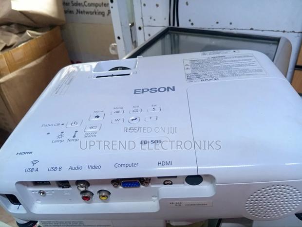 Epson Eb-S05 –Smart, Simple Powerful for Presentations That Stand Out - thumbnail 2