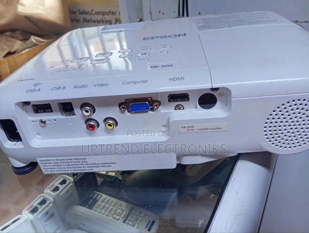 Epson Eb-S05 – High Brightness + Full Connectivity for Work or Study - thumbnail 2