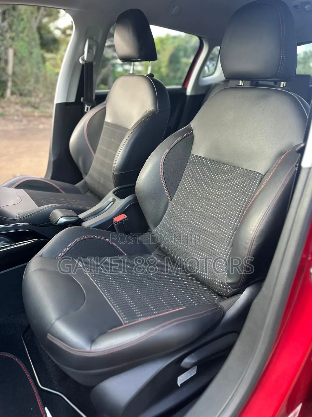 Peugeot 2008 1.2 PureTech (110 Hp) 2018 Red