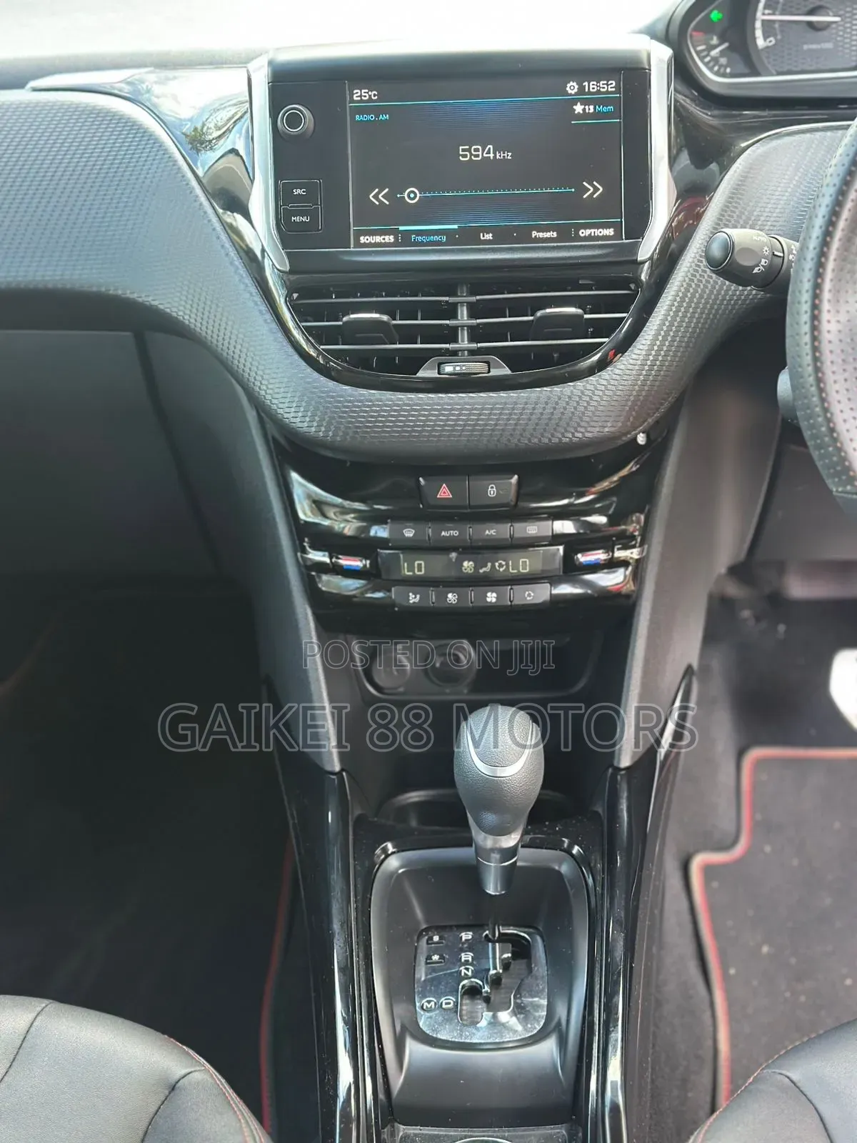 Peugeot 2008 1.2 PureTech (110 Hp) 2018 Red
