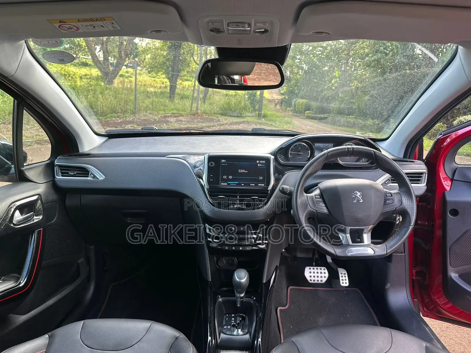 Peugeot 2008 1.2 PureTech (110 Hp) 2018 Red