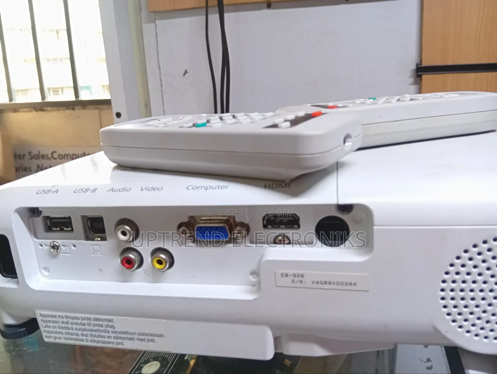 Epson Eb-S05 – Powerful Projection With Versatile Connectivity