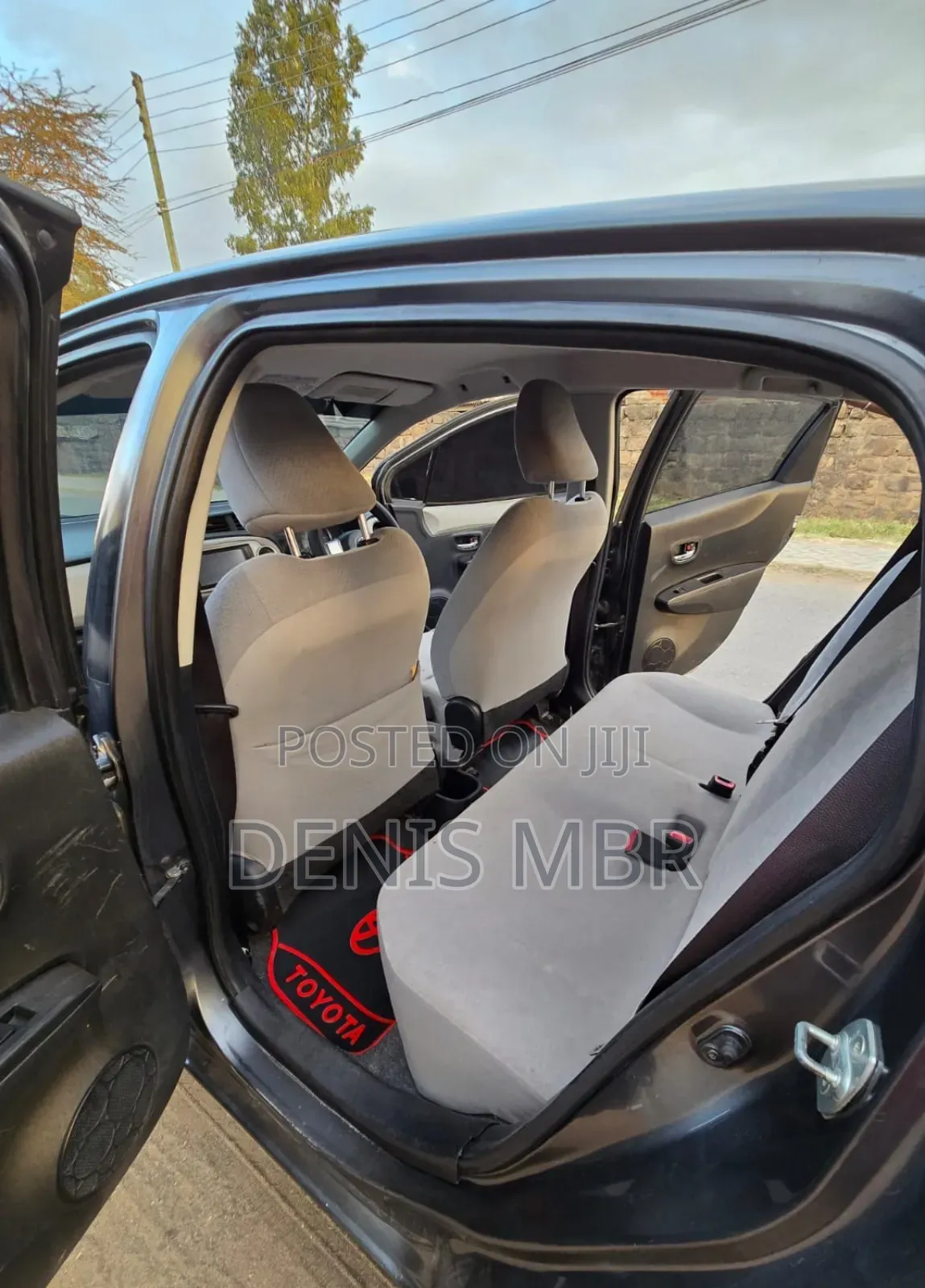 Toyota Vitz 2015 Gray