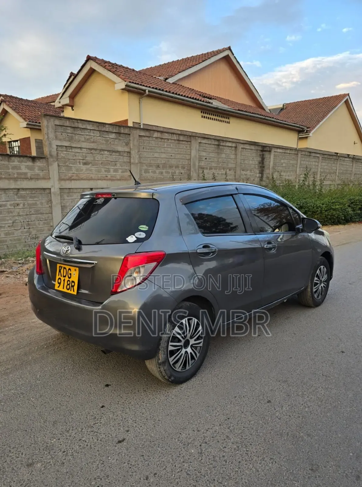 Toyota Vitz 2015 Gray
