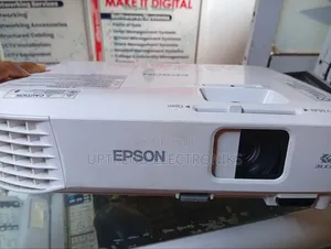 Epson Eb-S05 – Bright, Clear Effortless Projection