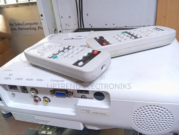 Epson Eb-S05 – Bright, Clear Effortless Projection - thumbnail 2