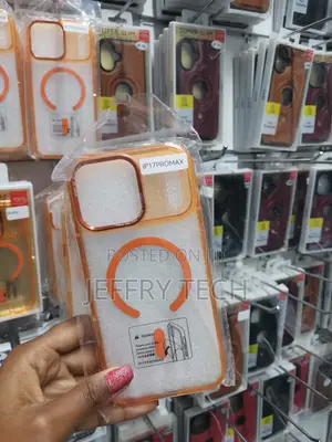 Magmat iPhone 17 Pro Max Transparent Magsafe Compatible Case